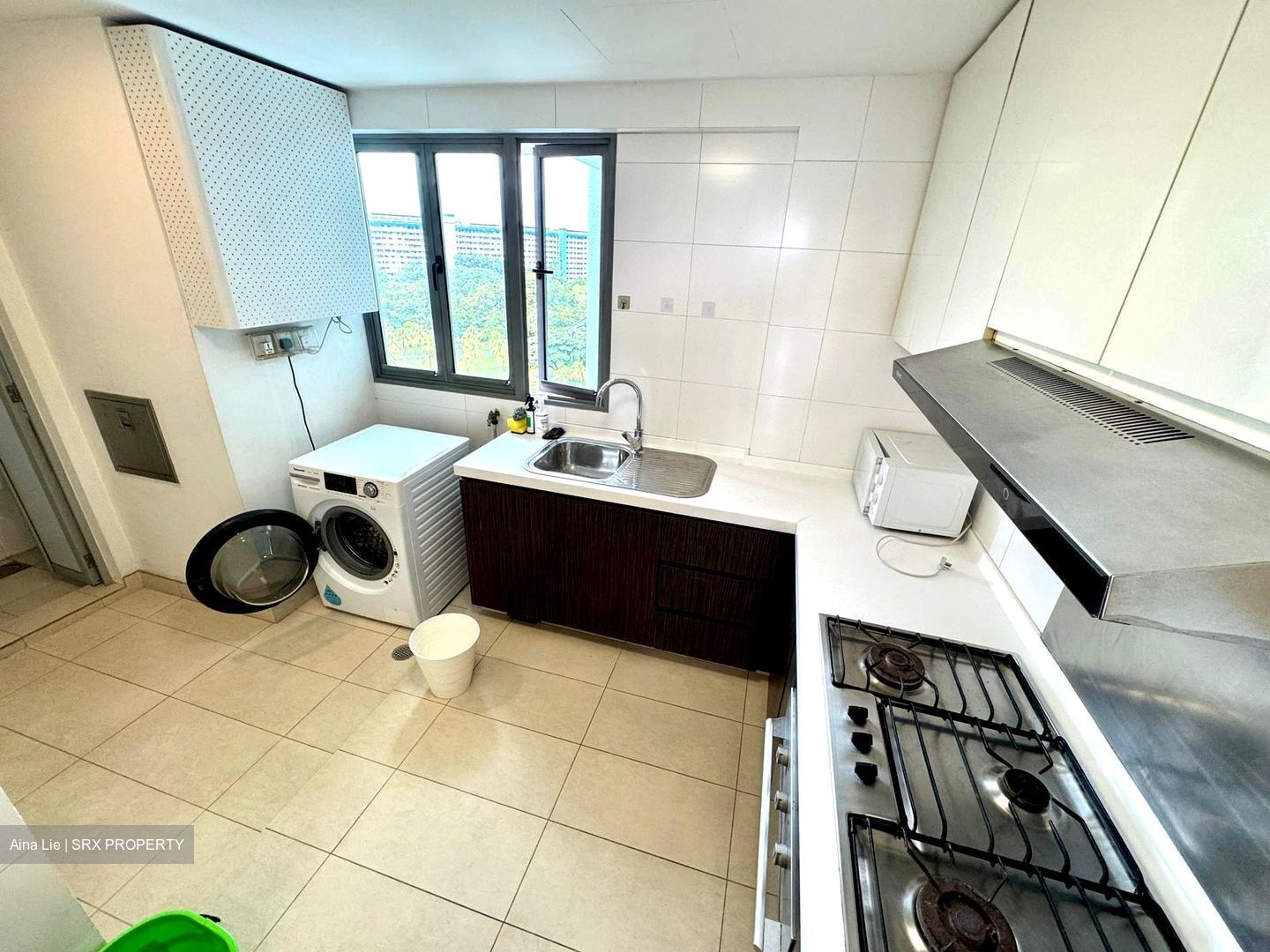 Waterfront Waves (D16), Condominium #566000881